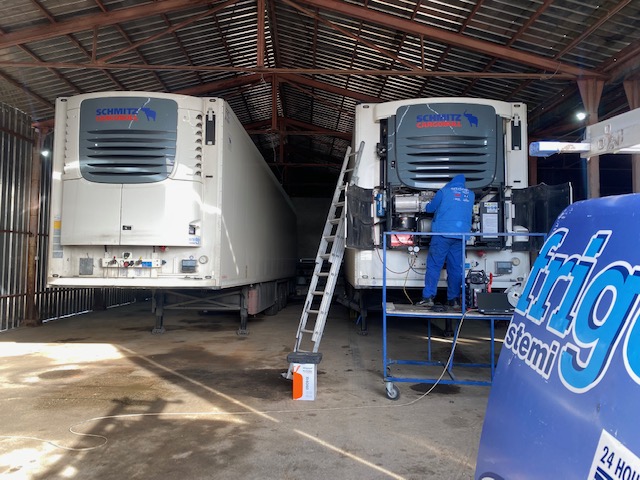 Reparation of Feroplast Schmitz Cargobull cold storage chamber